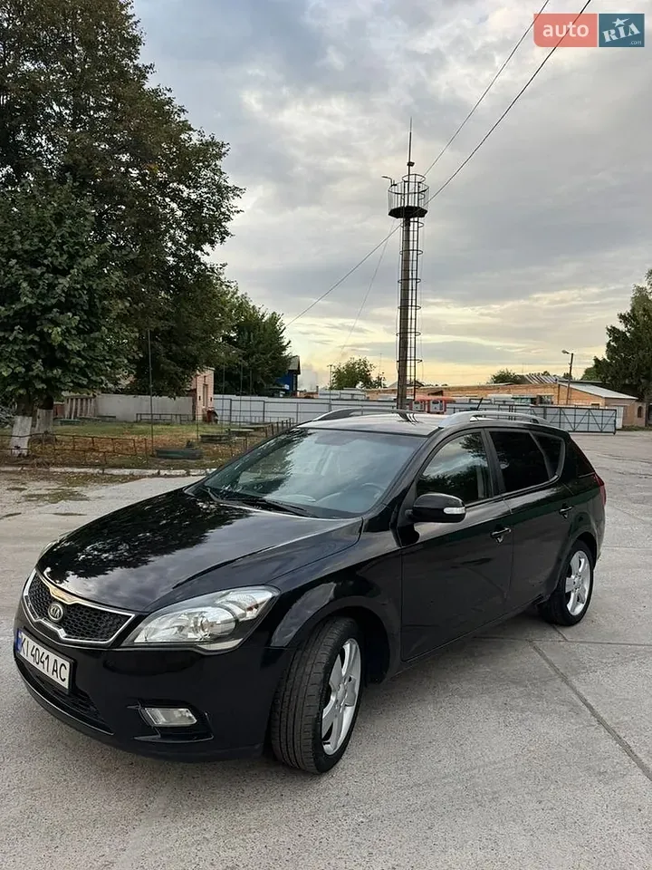 Kia Ceed 2010 photo 3