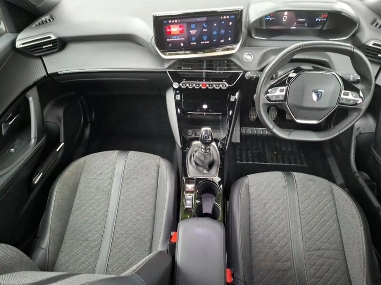 Peugeot 2008 2023 photo 3