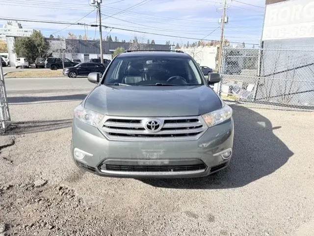 Toyota Highlander 2013 photo 2
