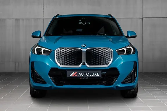 BMW Ix1 2025 photo 3