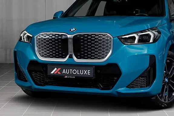 BMW Ix1 2025 photo 2