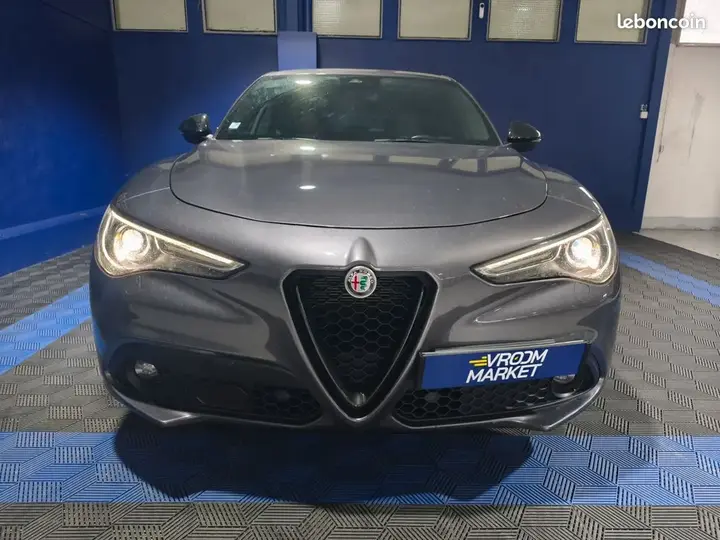 Alfa Romeo Stelvio 2022 photo 2