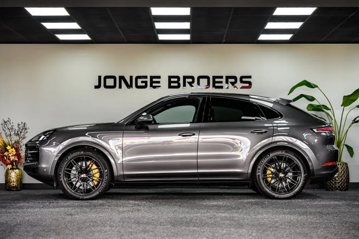 Porsche Cayenne 2025 photo 2