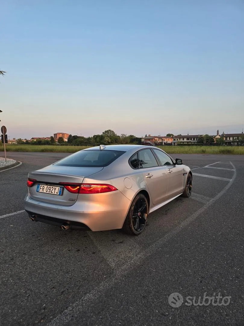 Jaguar Xf 2018 photo 2
