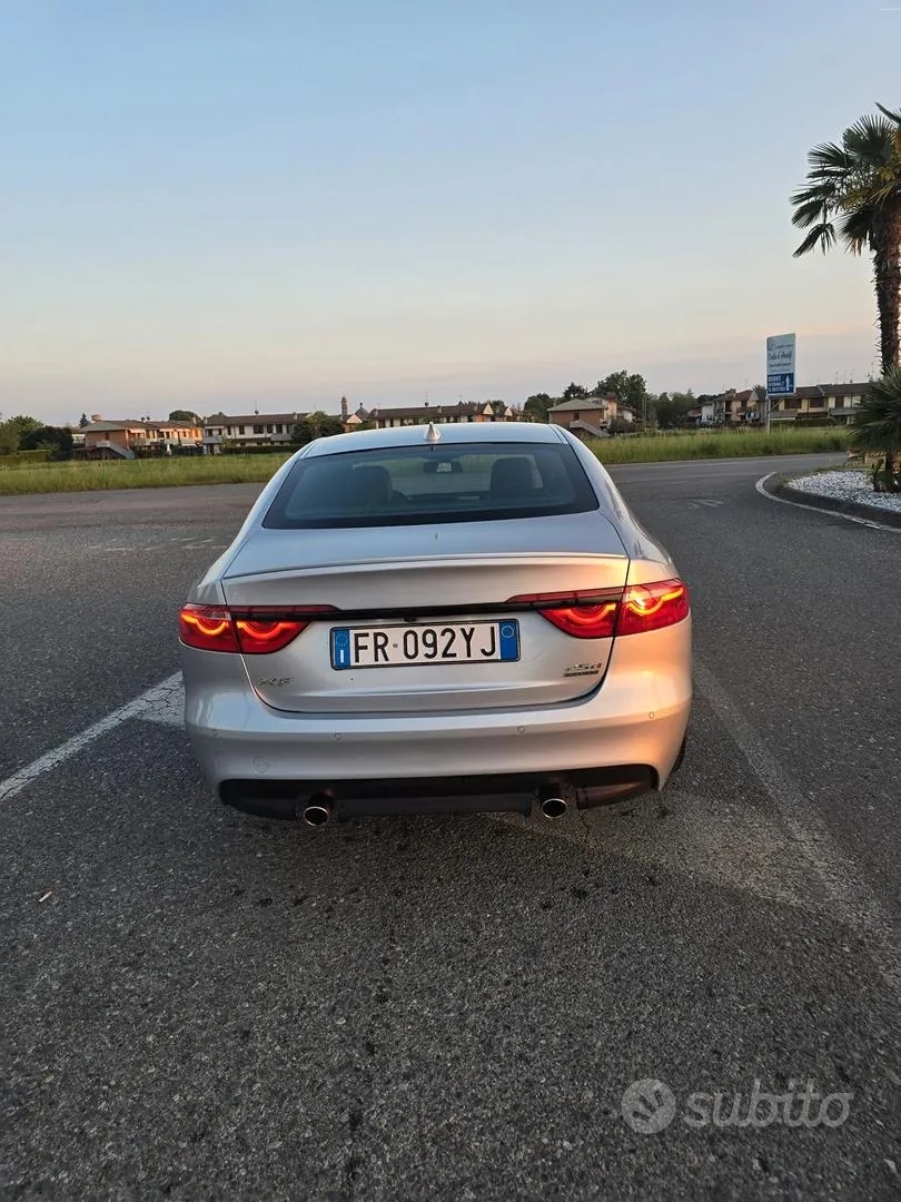 Jaguar Xf 2018 photo 3