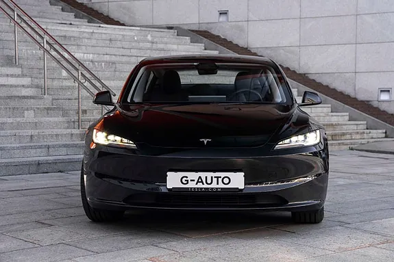 Tesla Model 3 2025 photo 3