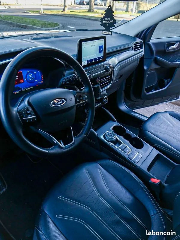 Ford Kuga 2022 photo 2