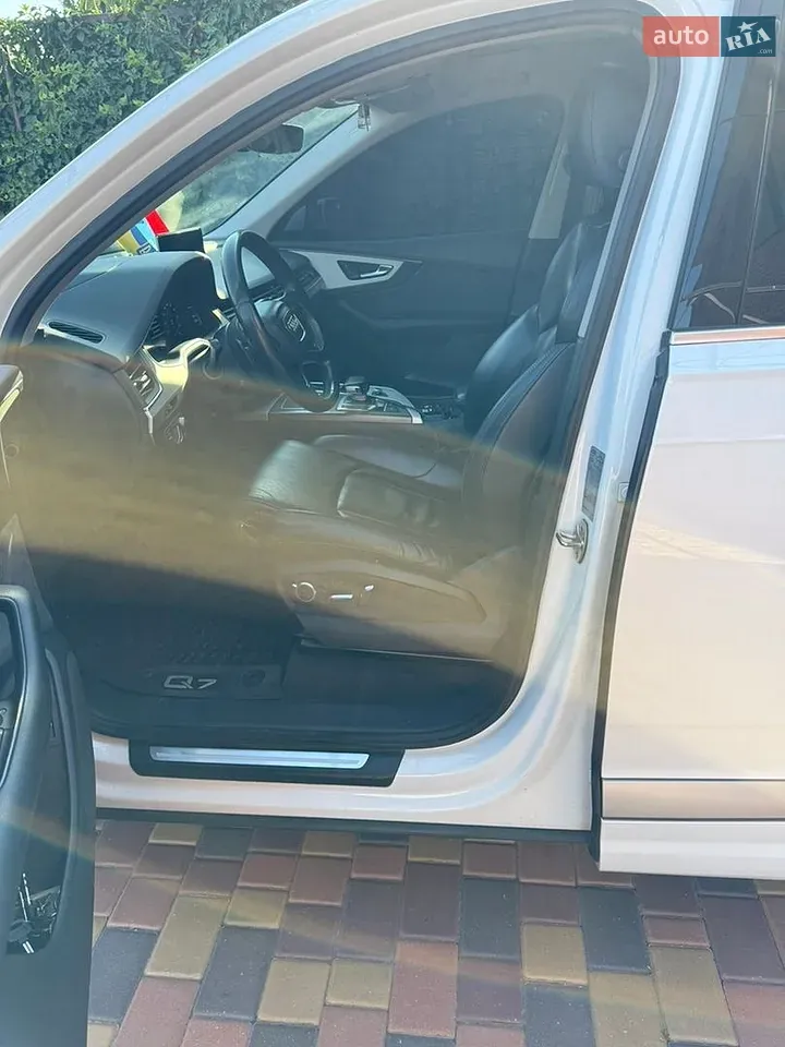 Audi Q7 2016 photo 5