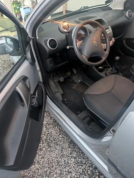 Peugeot 107 2013 photo 2