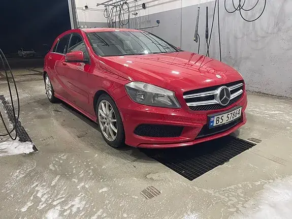 Mercedes-Benz A 180 2012 photo 2