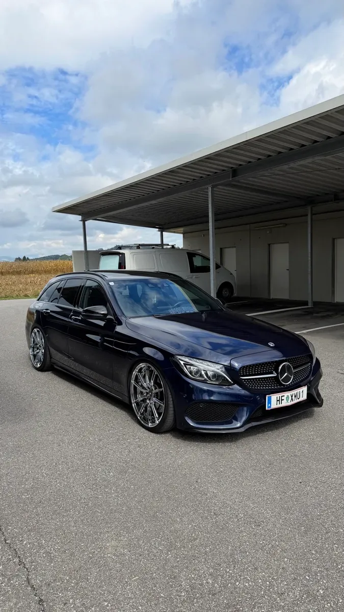 Mercedes-Benz C-Class 2018 photo 2