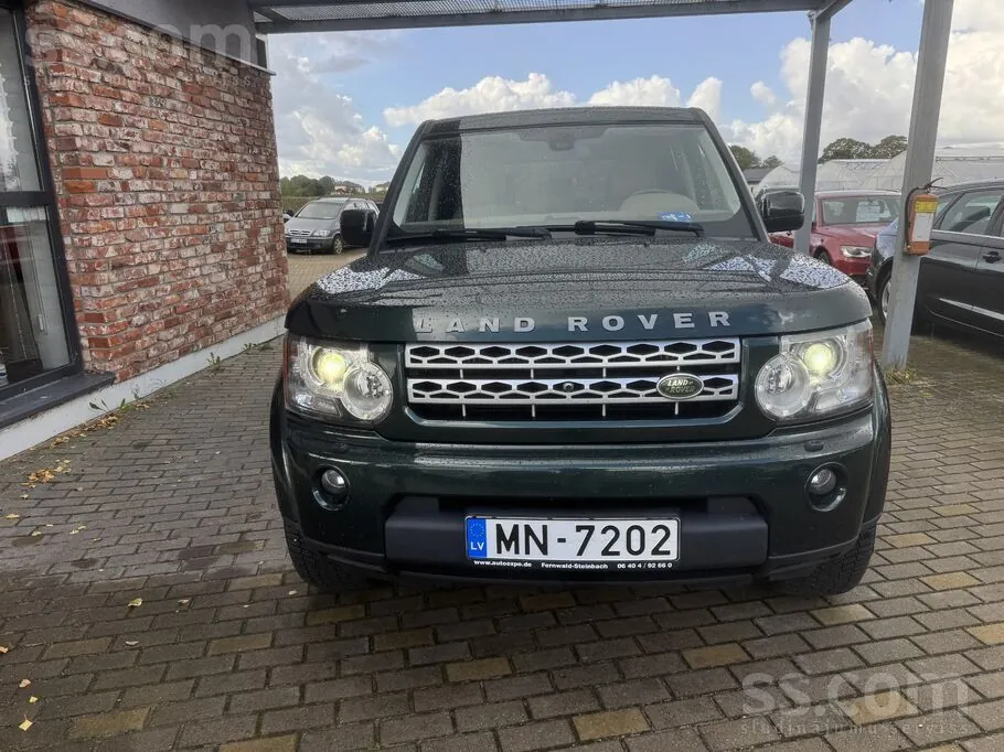 Land Rover Discovery 2010 photo 2