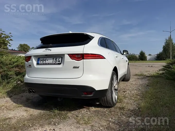 Jaguar F-Pace 2016 photo 3