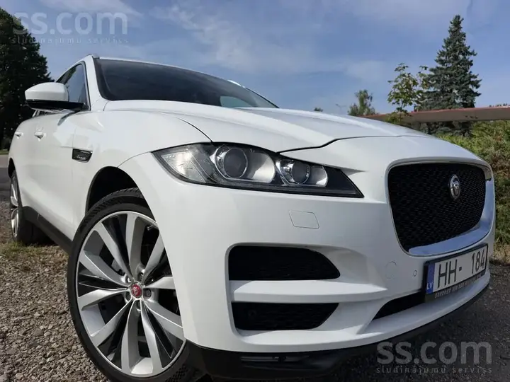 Jaguar F-Pace 2016 photo 5