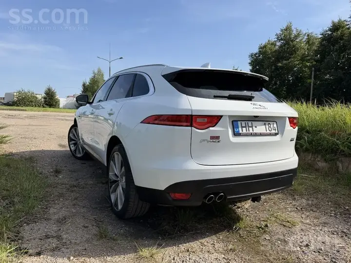 Jaguar F-Pace 2016 photo 4