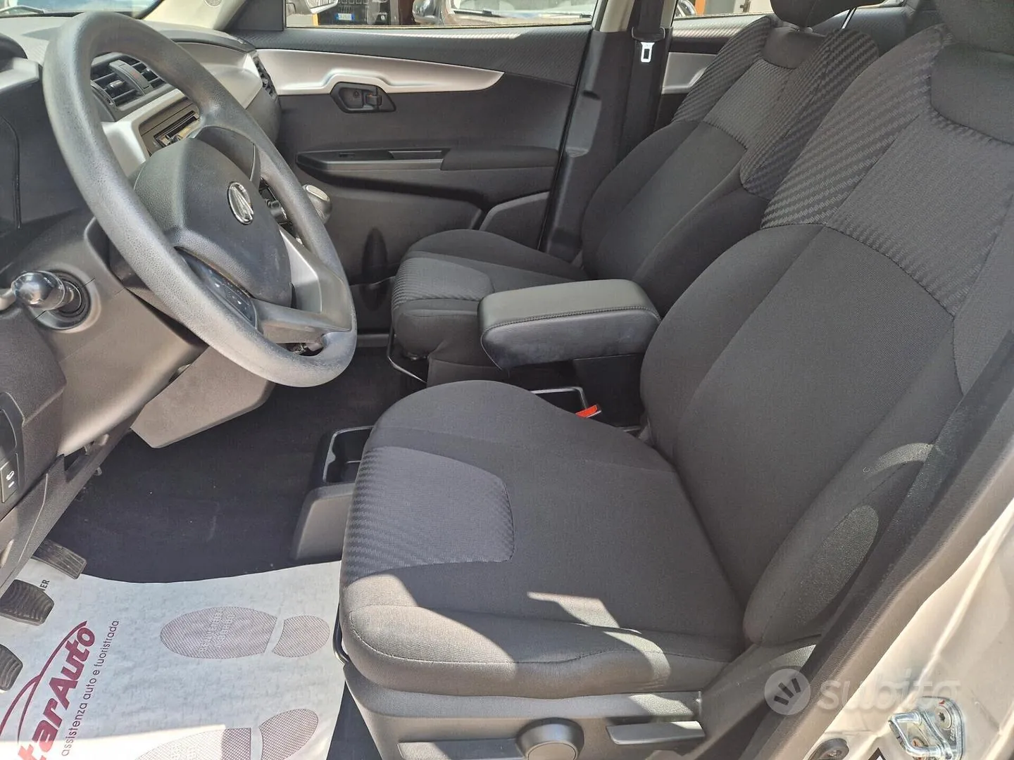Mahindra Kuv100 2022 photo 5