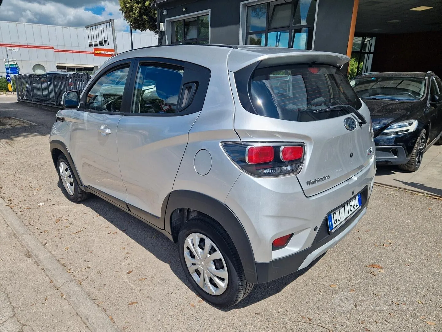 Mahindra Kuv100 2022 photo 4