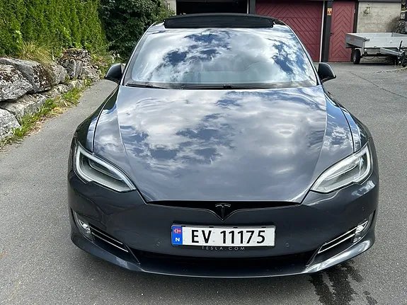 Tesla Model S 2018 photo 2