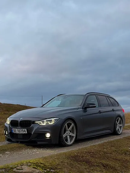 BMW 330I 2017 photo 2