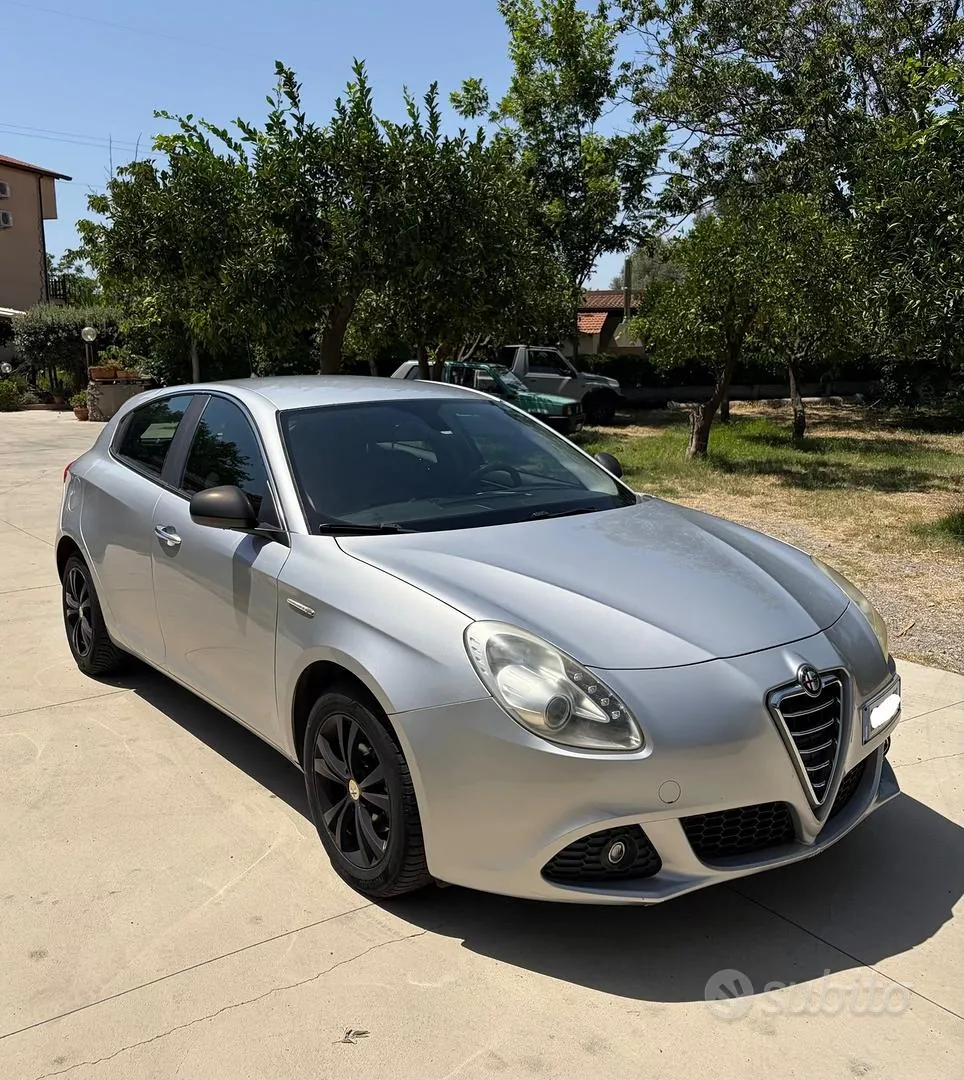 Alfa Romeo Giulietta 2013 photo 4