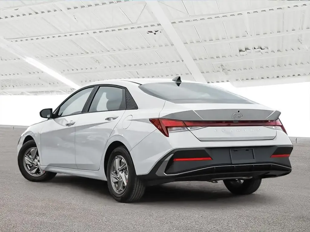 Hyundai Elantra 2026 photo 4