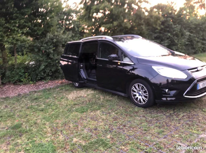 Ford Grand C-Max 2011 photo 2