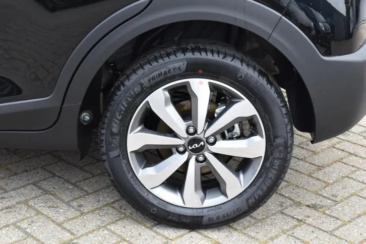 Kia Stonic 2025 photo 3