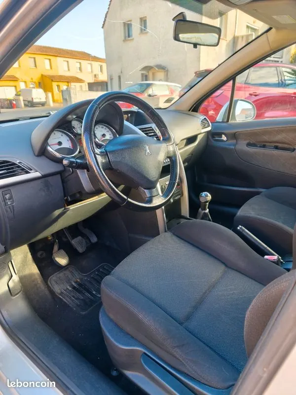 Peugeot 207 2008 photo 3