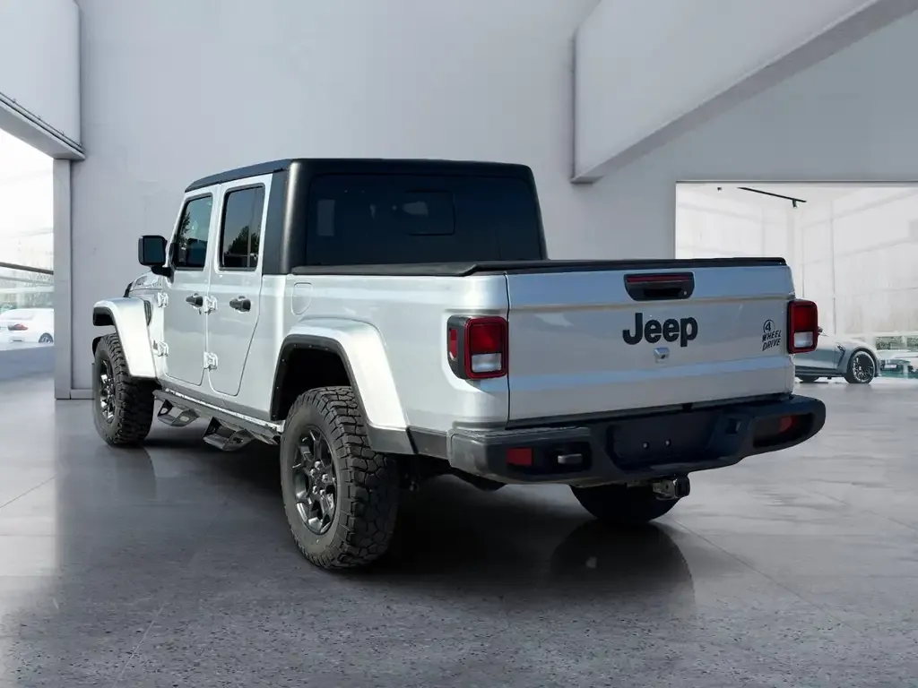 Jeep Gladiator 2023 photo 3