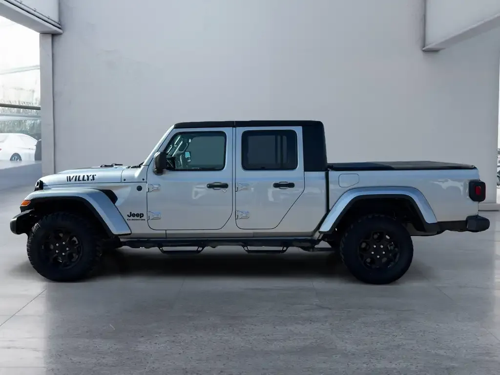 Jeep Gladiator 2023 photo 2