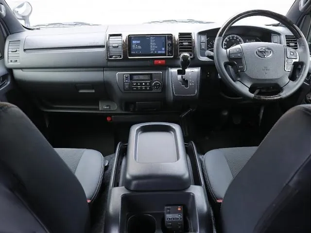 Toyota Hiace Gl 2023 photo 2