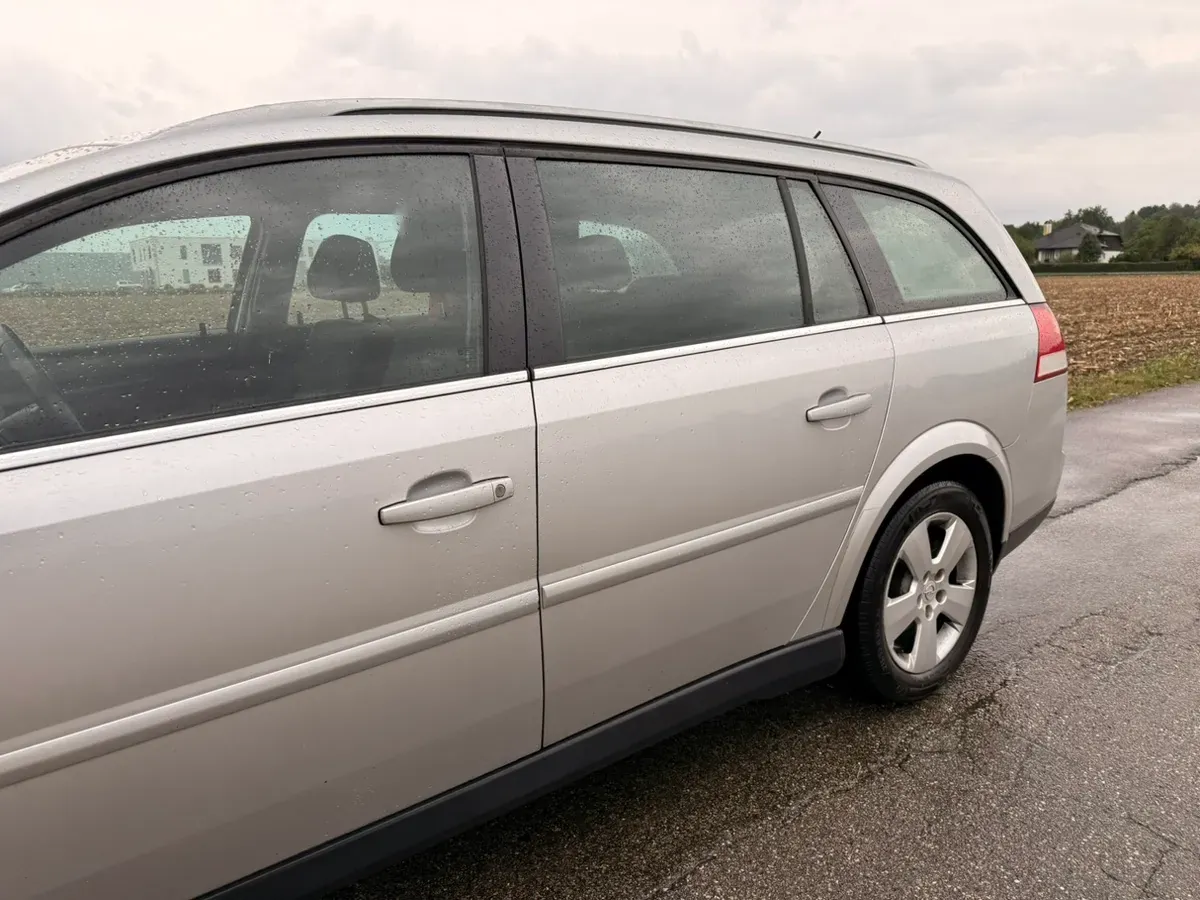 Opel Vectra 2005 photo 2