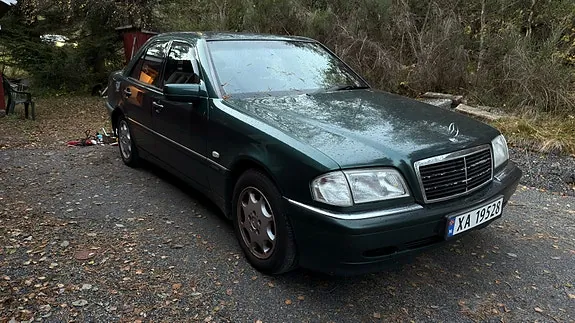 Mercedes-Benz C240