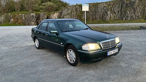 Mercedes-Benz C240 1999 photo 4