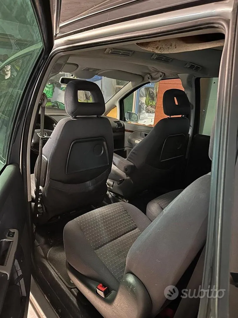 Seat Alhambra 2001 photo 3