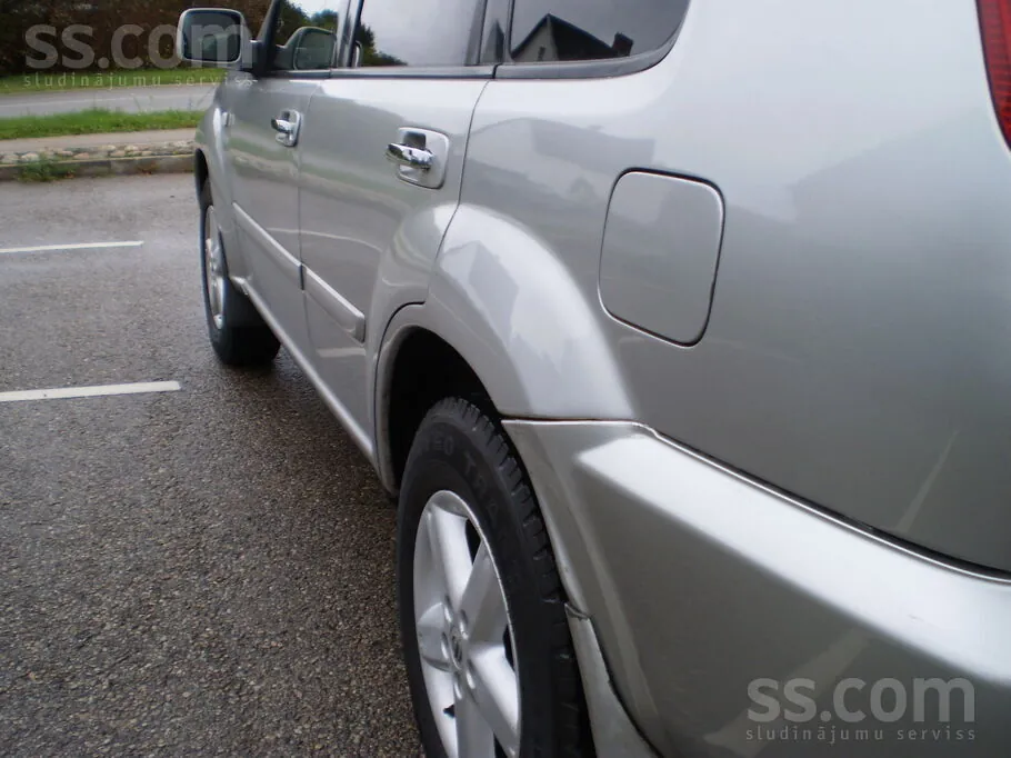 Nissan X-Trail 2004 photo 3