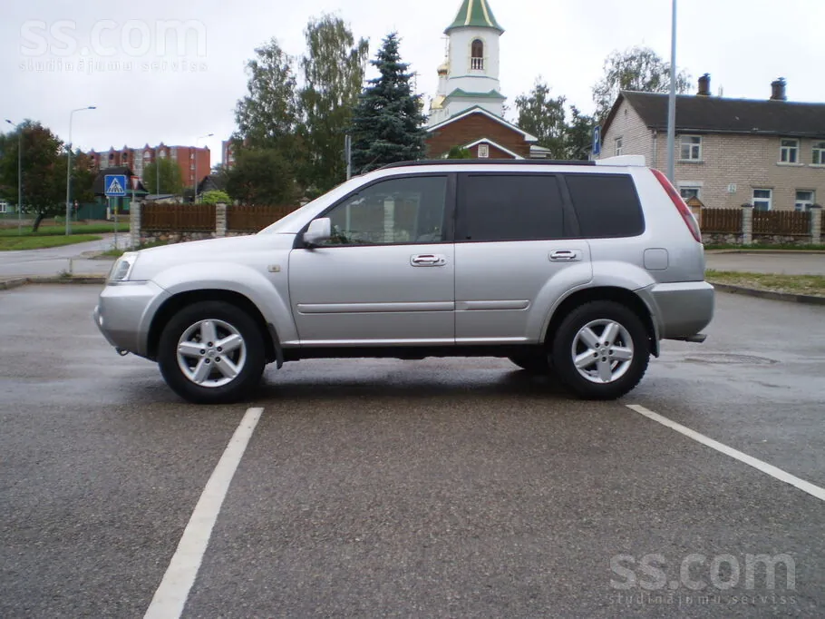 Nissan X-Trail 2004 photo 2
