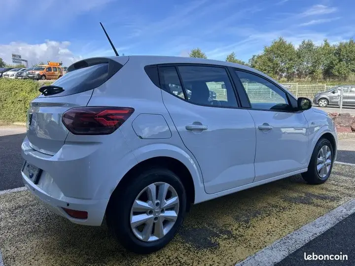 Dacia Sandero 2022 photo 3