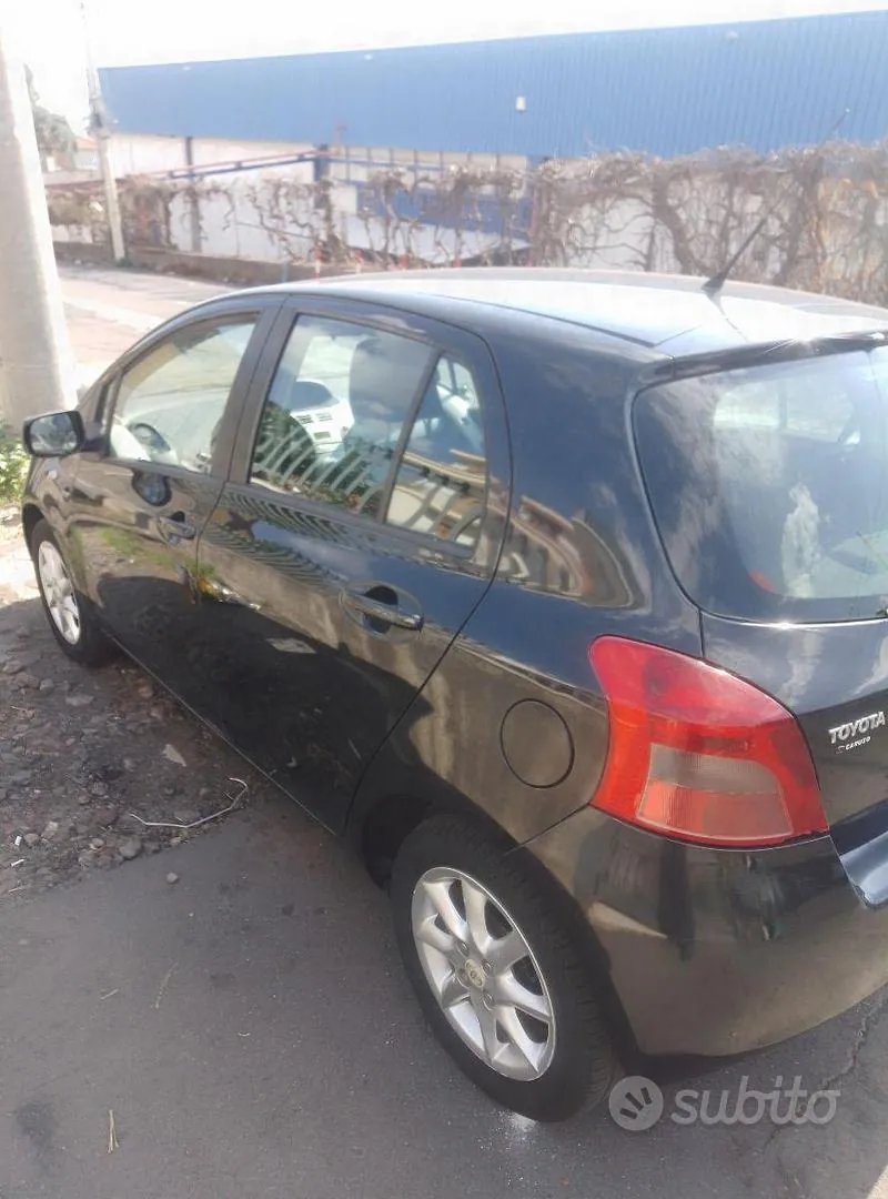 Toyota Yaris 2006 photo 3