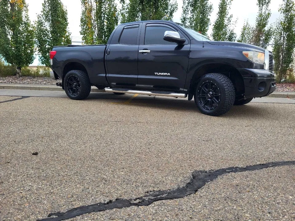 Toyota Tundra 2010 photo 5