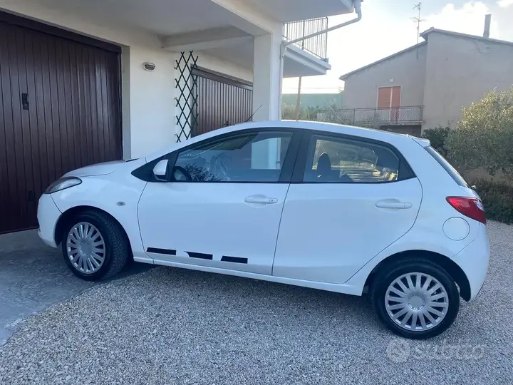 Mazda Mazda2