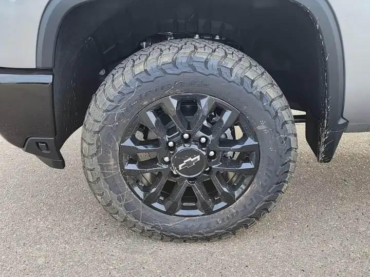 Chevrolet Silverado 3500 2026 photo 4