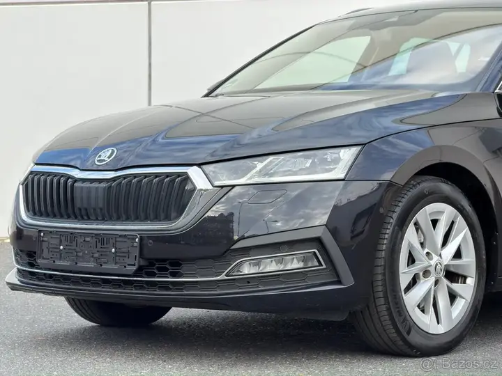 Skoda Octavia 2023 photo 2