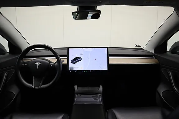 Tesla Model 3 2021 photo 2