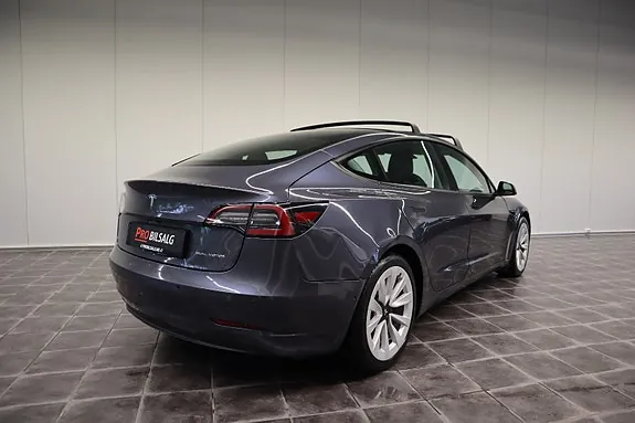 Tesla Model 3 2021 photo 3