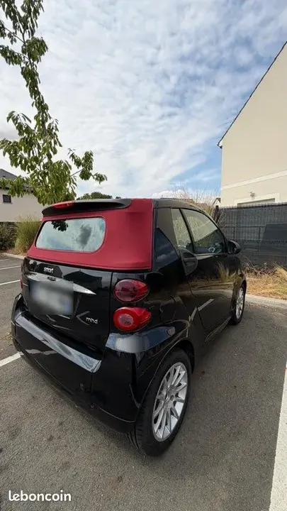 Smart Fortwo 2011 photo 2