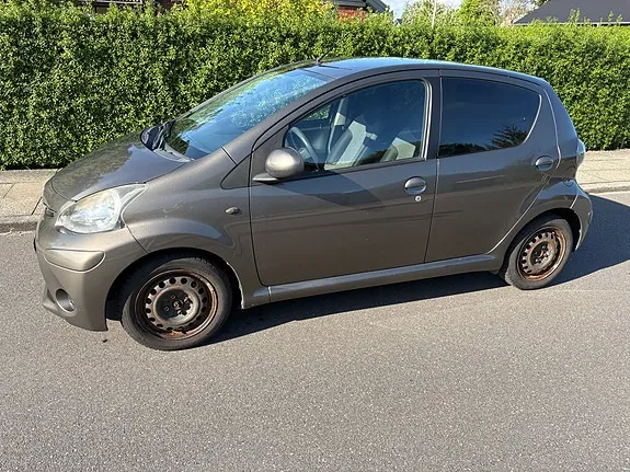 Toyota Aygo 2012 photo 3