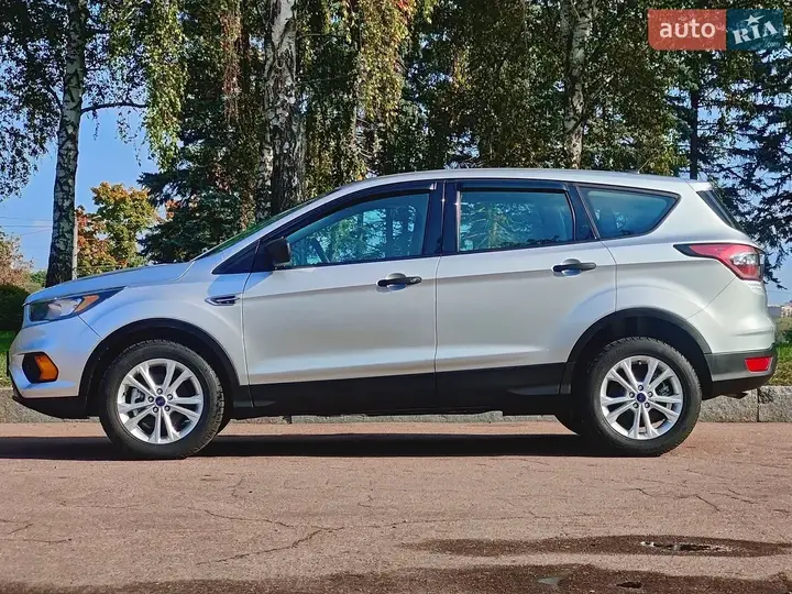 Ford Escape 2018 photo 2