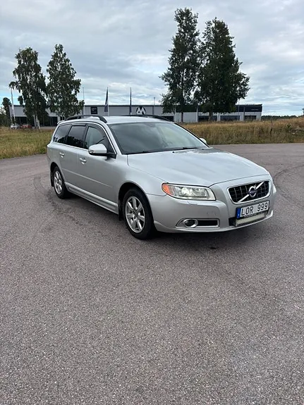 Volvo V70 2011 photo 2