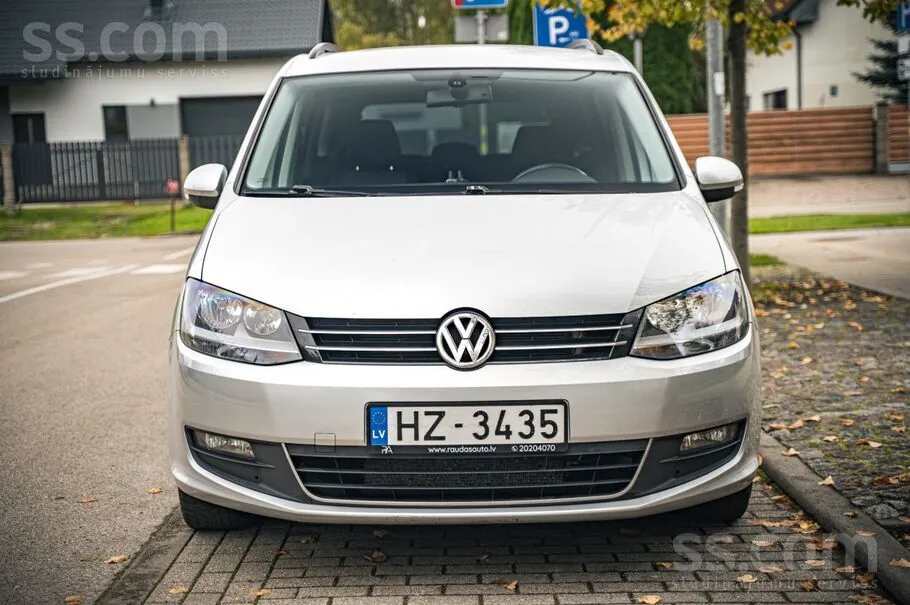Volkswagen Sharan 2012 photo 2
